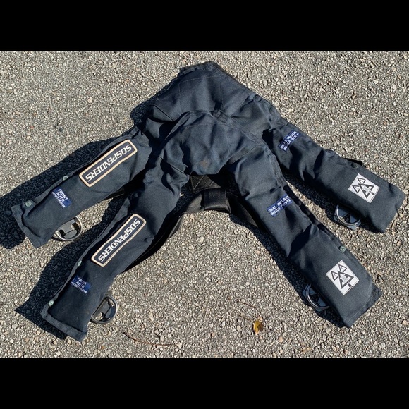 SOSPENDERS LIFE VESTS - Picture 2 of 4